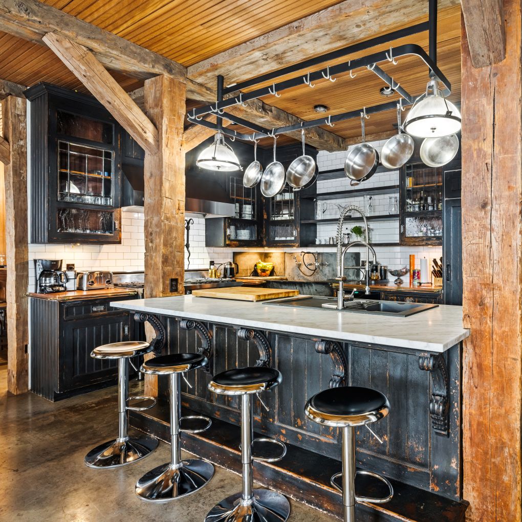 Viking range and subway tile